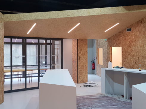 L'Open Tourisme Lab à Nîmes : Ossature bois, agencement intérieur, menuiseries