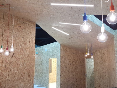 L'Open Tourisme Lab à Nîmes : Ossature bois, agencement intérieur, menuiseries