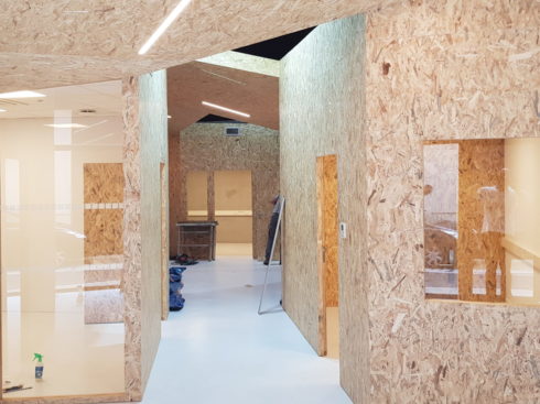L'Open Tourisme Lab à Nîmes : Ossature bois, agencement intérieur, menuiseries