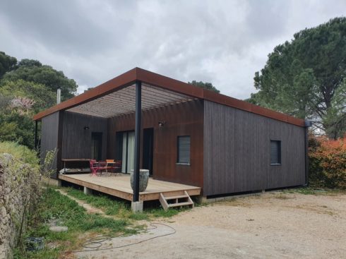 Construction d’une maison bioclimatique à Villevieille par Différence Bois