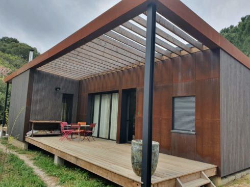 Construction d’une maison bioclimatique à Villevieille par Différence Bois