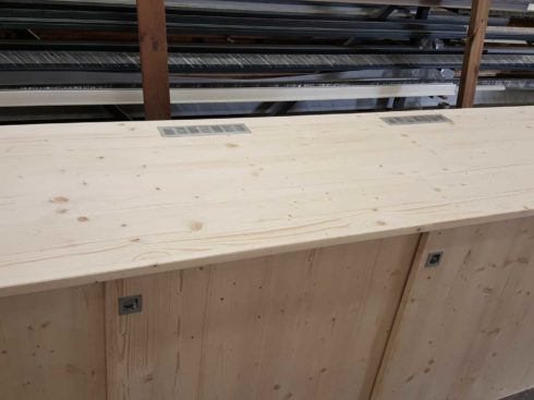 Aménagement sur-mesure d’une buanderie mur entier à Avignon