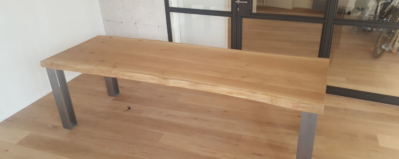 Table à manger en chêne massif à Calvisson - Aménagement intérieur