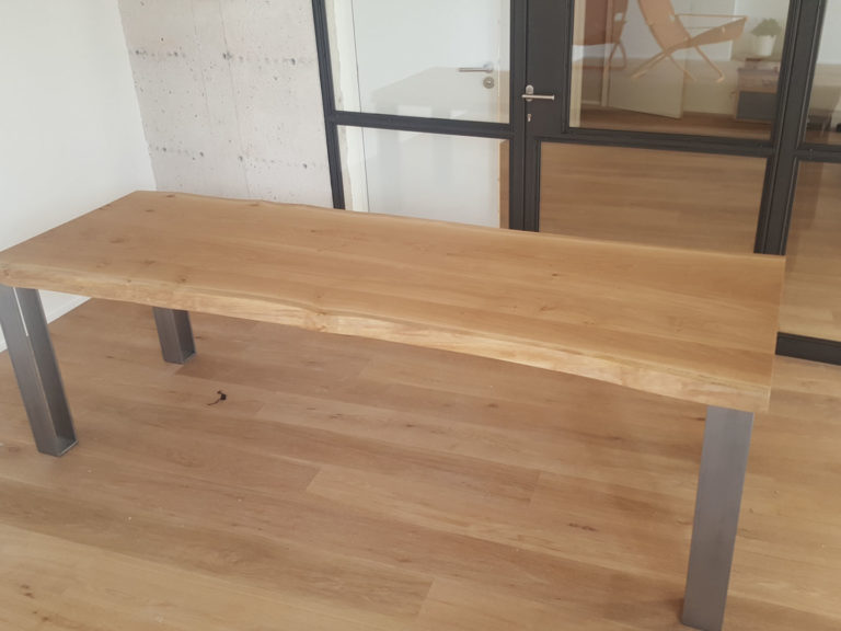 Table à manger en chêne massif à Calvisson - Aménagement intérieur